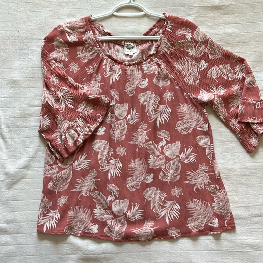 Late August Lightweight Top, M